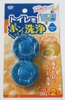 258395 "Okazaki" Очищающая и дезодорирующая таблетка для бачка унитаза, окрашивающая воду в голубой цвет (с ароматом апельсина) 50гр*2 1/120