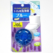Okazaki Очищающая и дезодорирующая таблетка для бачка унитаза, окрашивающая воду в голубой цвет (с ароматом лаванды) 100гр 